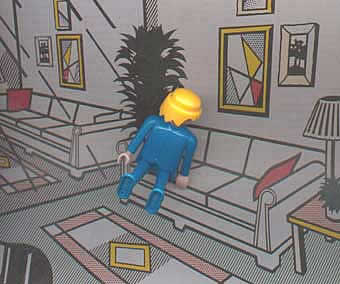 El hombrecito de palymobil disfrutando de un Lichtenstein