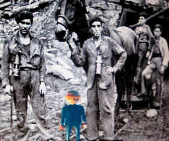 El hombrecito azul con unos caballistas mineros, Asturias.